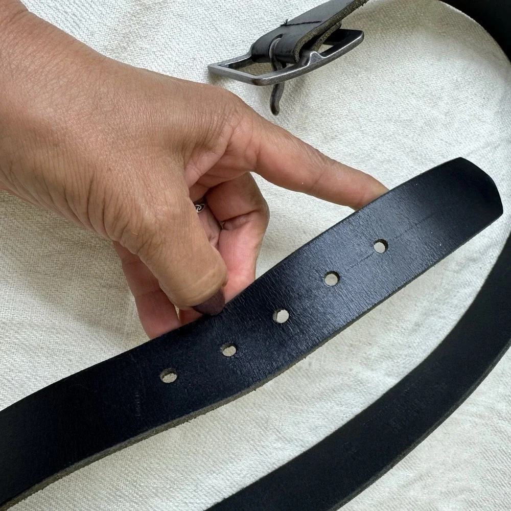 Black Genuine Leather Belt Men's Size M Made in USA Silver Buckle Square 40